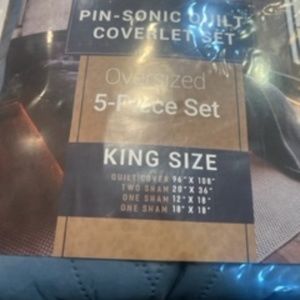 Clara Clark Pin-Sonic Blue King Size Quilt, Unopened